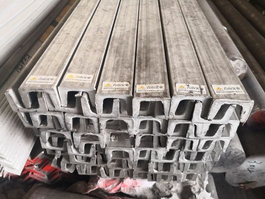 AISI304L 2mm 3mm Stainless Steel U Channel Bar Ukuran 80 * 40 90 * 45 304 Industri
