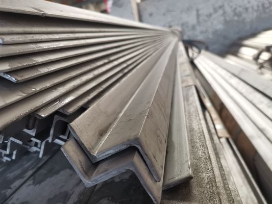 Baja Gulungan Panas No 1 ASTM 20X3MM Stainless Angle Bar